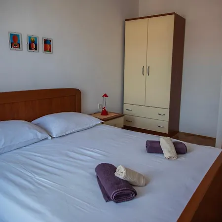 Bepo I Marija A2 Pag Town